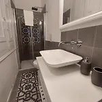 Landlord 242 - Station