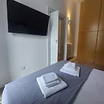 Landlord 242 - Station Apartamento