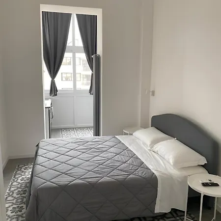 Landlord 242 - Station Apartment *