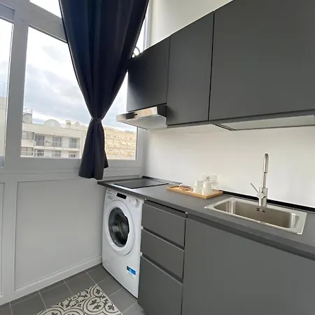 Landlord 242 - Station Apartment Bari