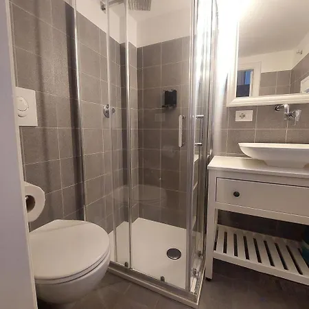 Apartment Landlord 242 - Station *
