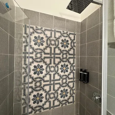 Landlord 242 - Station *